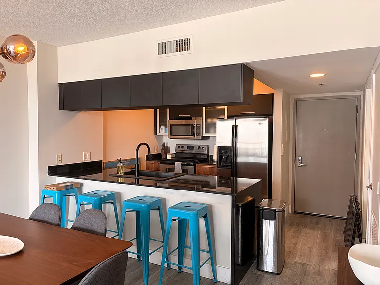 1750 N Bayshore Dr #1912 — Photo 5