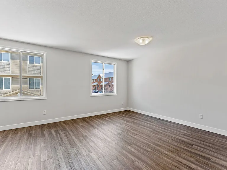 265 Lawrence Ave — Photo 9