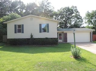38 Roland Ln, Saint Peters, MO 63376