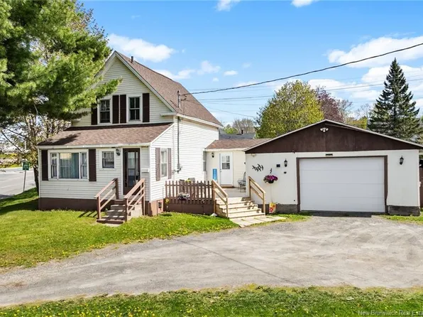 230 Saint Marys St, Fredericton, NB E3A 2S4