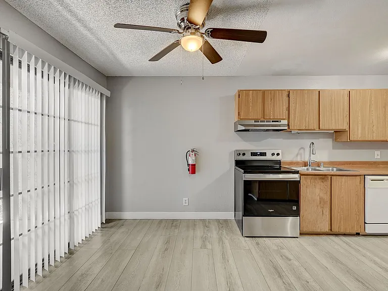 1305 Kari Lee Ct — Photo 7