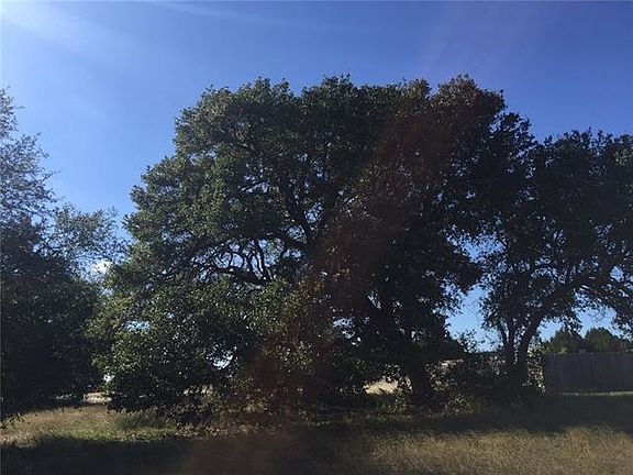 4th image of 126 Laura Ln