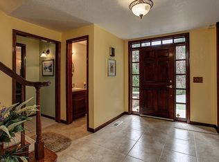 32 Shangrila Ln, Rogue River, OR 97537