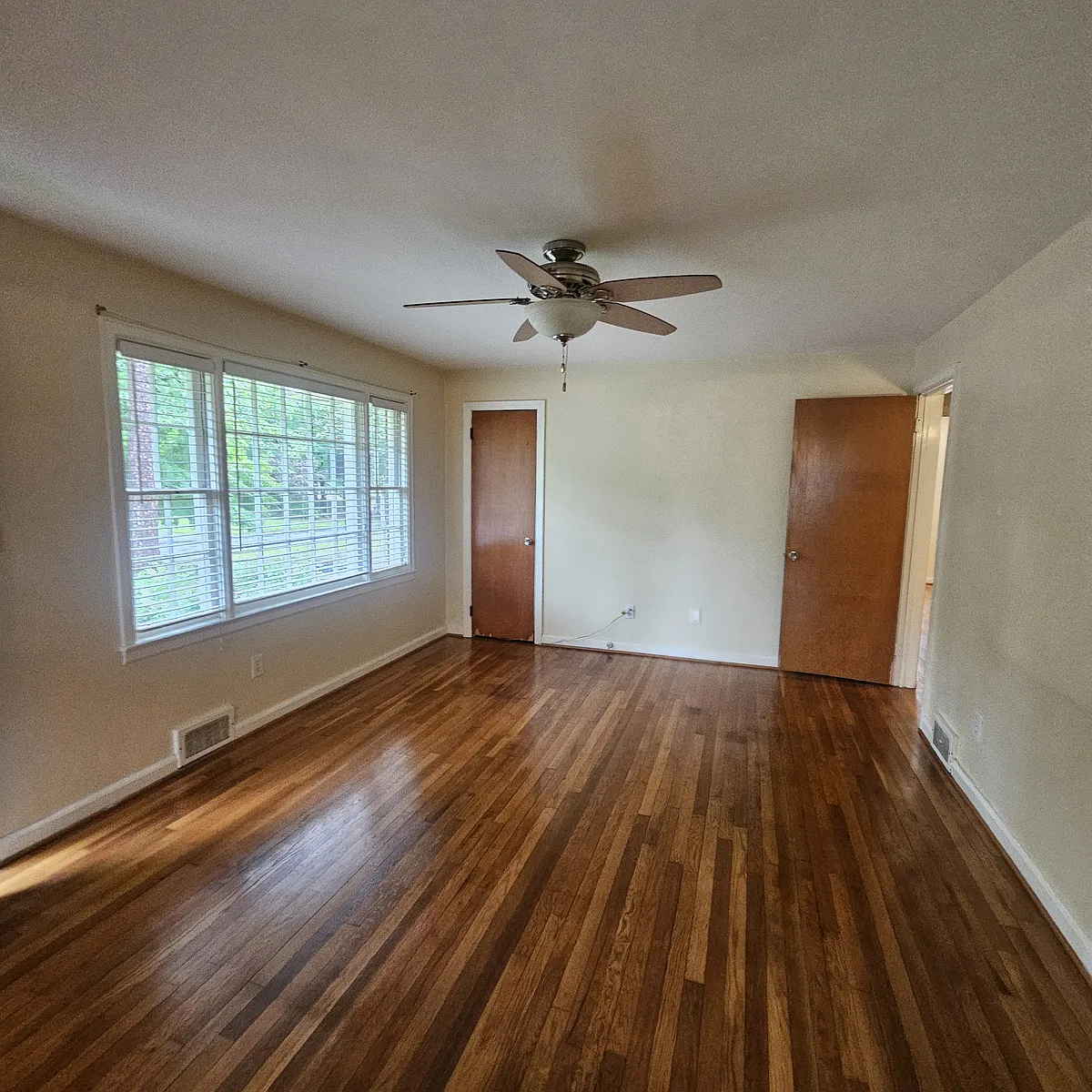 Building Photo - 2557 Harrington Dr