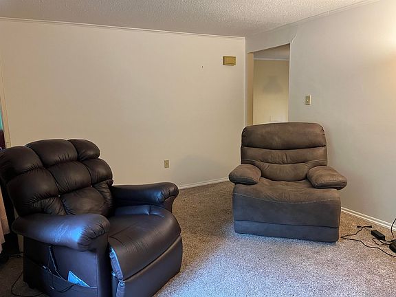 5th image of 131 Karen Drive