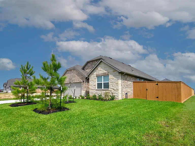 1604 Daylight Lake Dr — Photo 2