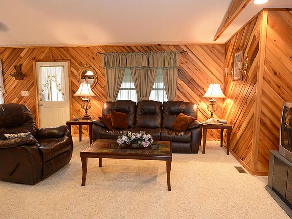 5th image of 317 Foxbury Dr