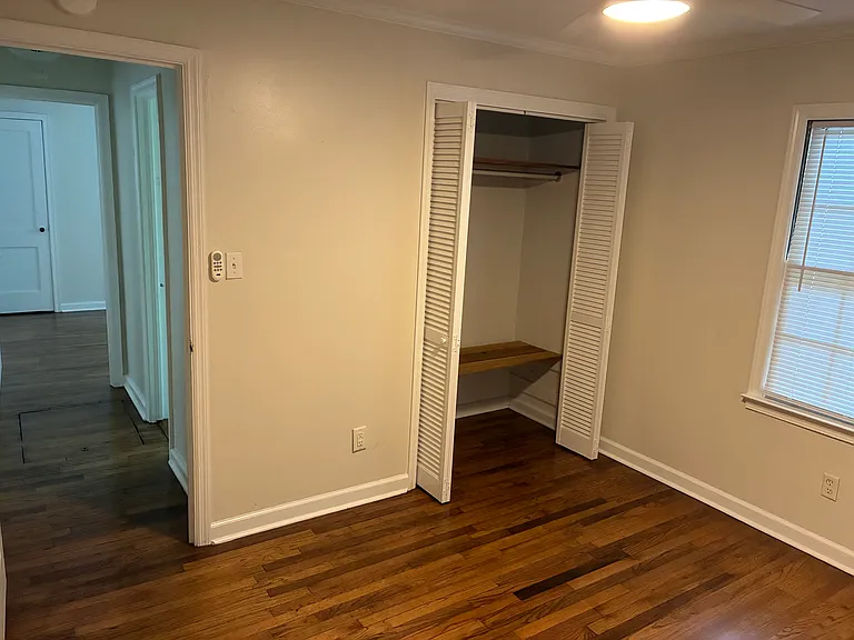 165 Sylvia Cir — Photo 9
