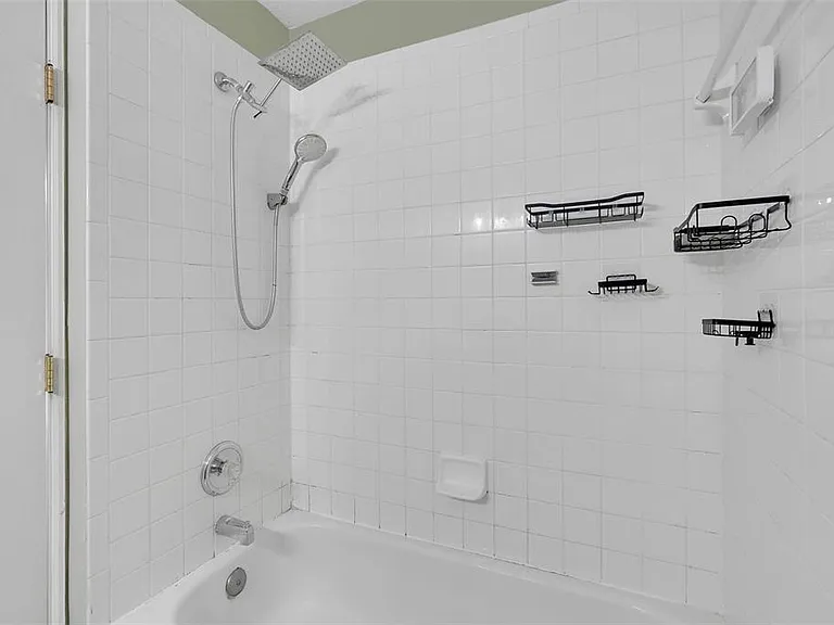 810 Valnera Ct — Photo 16