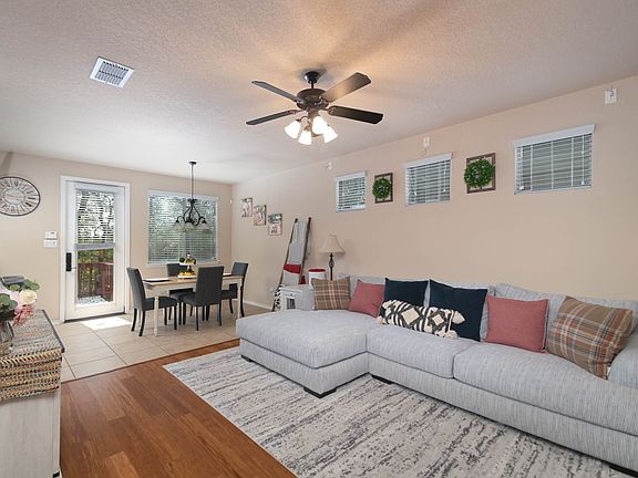5th image of 21610 Andrews Gdn