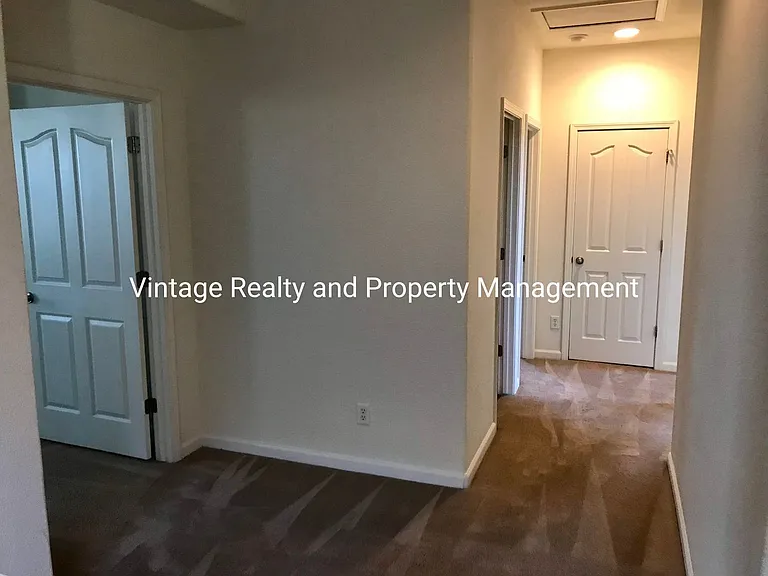 244 Lazy Ridge Ave — Photo 14