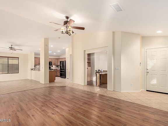 3rd image of 44213 W CYPRESS Lane
