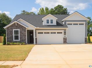 120 Jude Ln, Hazel Green, AL 35750