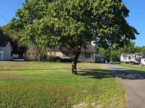 190 Suncrest Dr, La Vergne, TN 37086