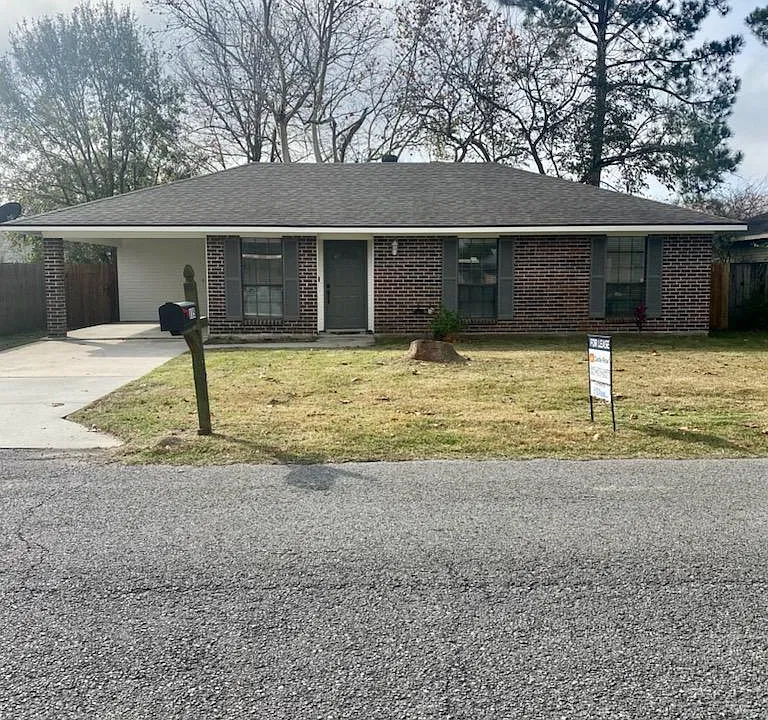 115 Longfellow Dr