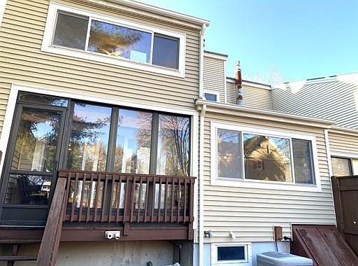 5th image of 144 Pleasant St APT 15