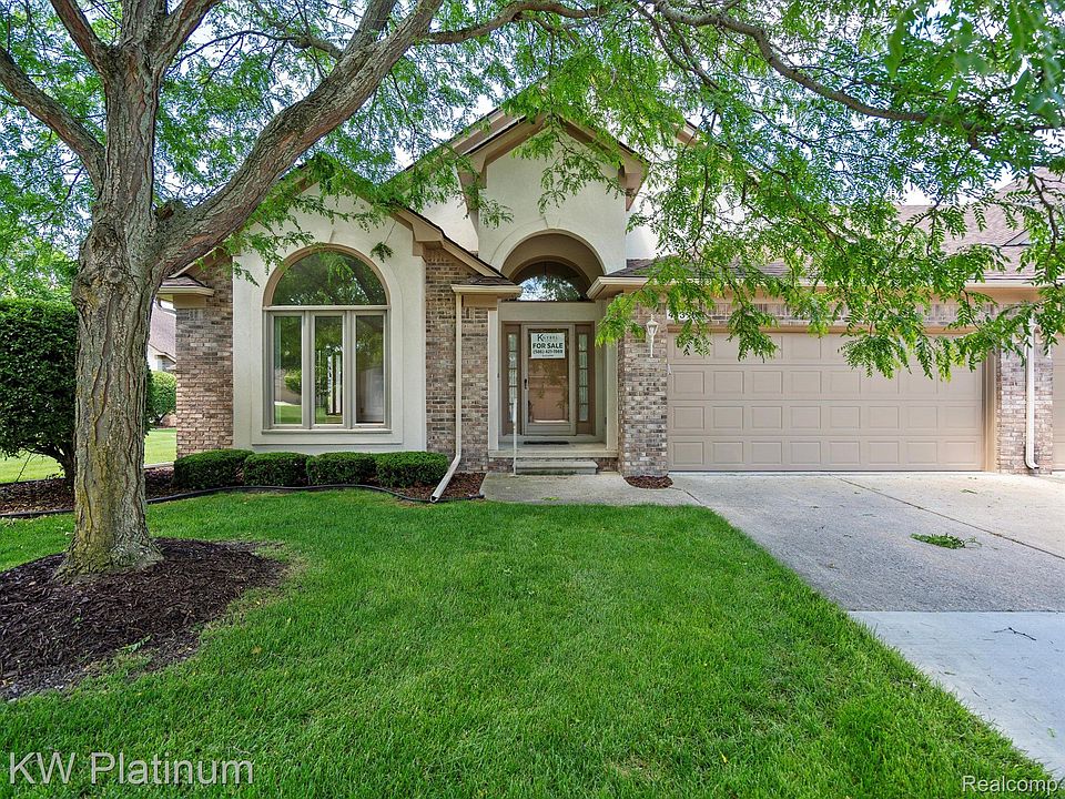 1st image of 47390 Hunters Chase Dr #22