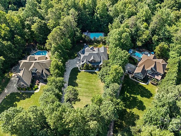 2nd image of 158 Waterbury Dr