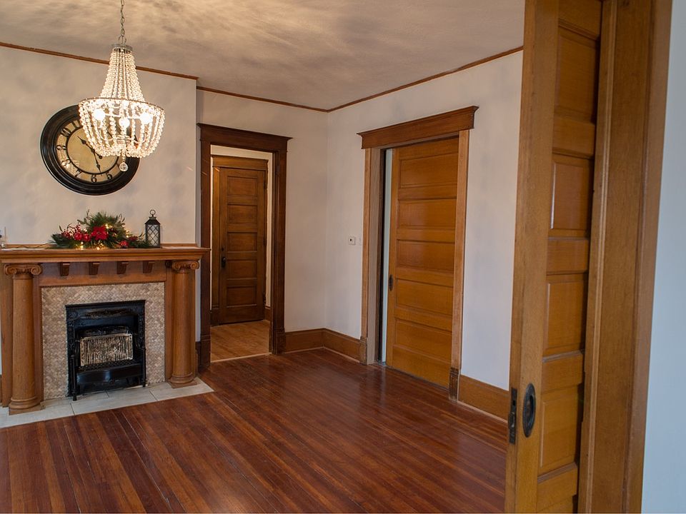 1st image of 815 18th St