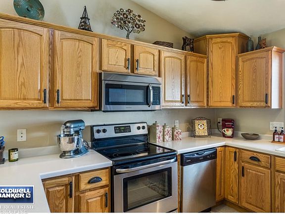 Stainless Appliances & Storage