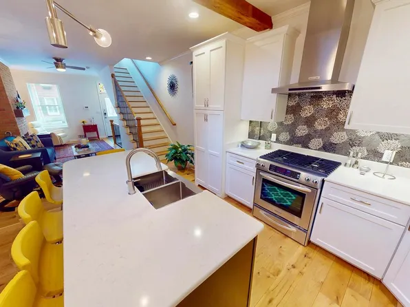 306 S Exeter St, Baltimore, MD 21202