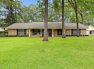 627 Town Oaks Cir, Kilgore, TX 75662
