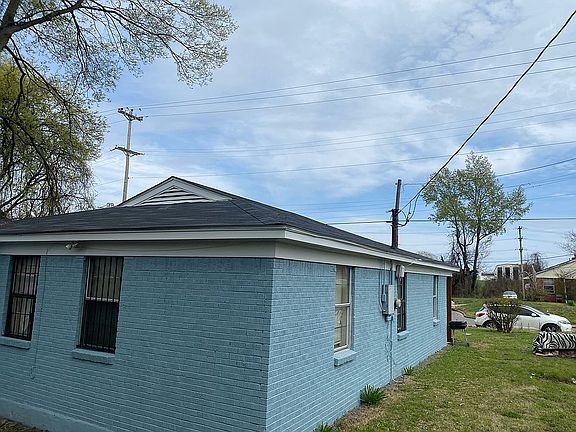 3rd image of 1447 N Bellevue Blvd