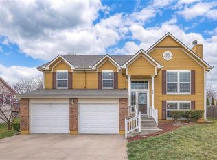 508 Eagle Glen Dr, Raymore, MO 64083