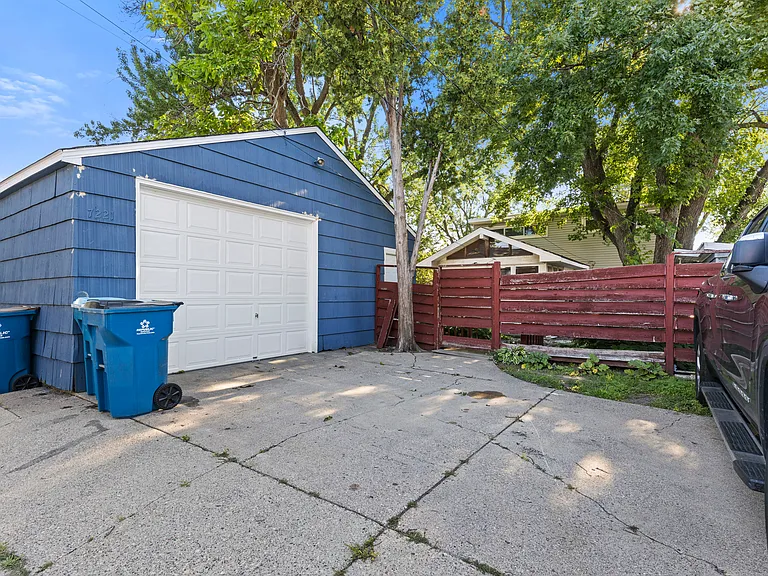 7221 Nicollet Ave S — Photo 31