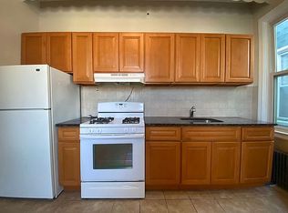 2213 41st St #2, Astoria, NY 11105