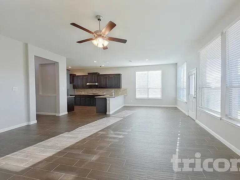 612 Golden Bell Dr — Photo 6