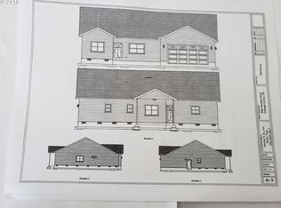 686 Harding Pl, Cottage Grove, OR 97424