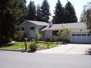 1216 Spruce Cir, Moscow, ID 83843