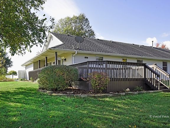 2nd image of 318 Old Mill Ln