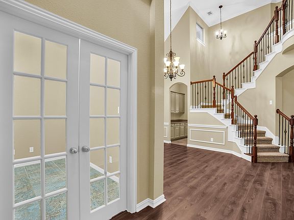 5th image of 513 McKinney Trl