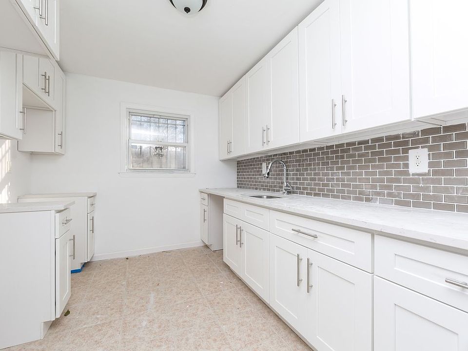 1st image of 11652 147th St