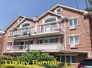 6145 218th St, Flushing, NY 11364