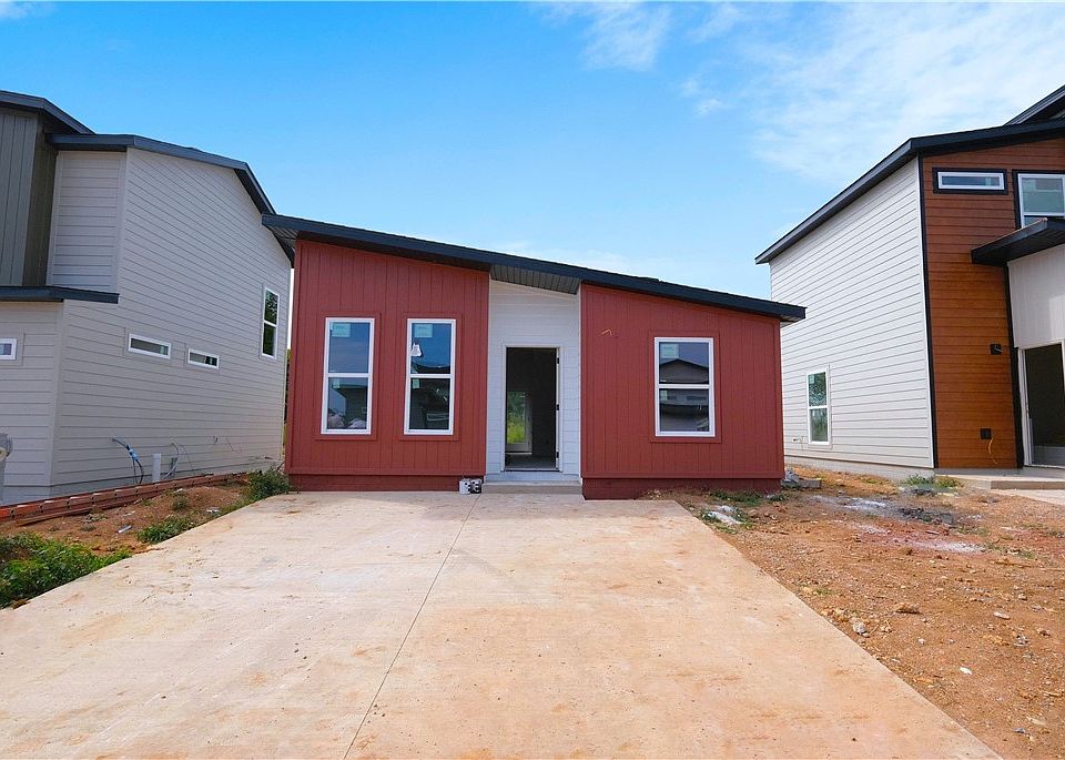 1st image of 631 Saint Charles Pl