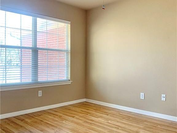 4th image of 2208 Plainfield Ct