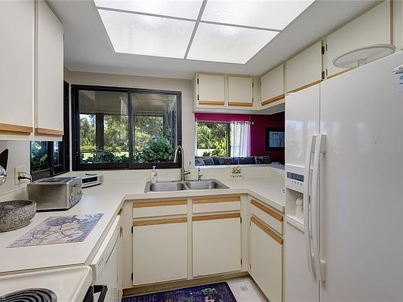 4th image of 5890 Trailwinds Dr APT 525