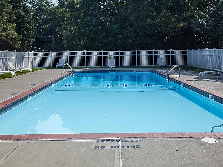 Dutchess Apartments — Photo 5