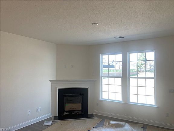 3rd image of 1013 Robinson Rd #7C