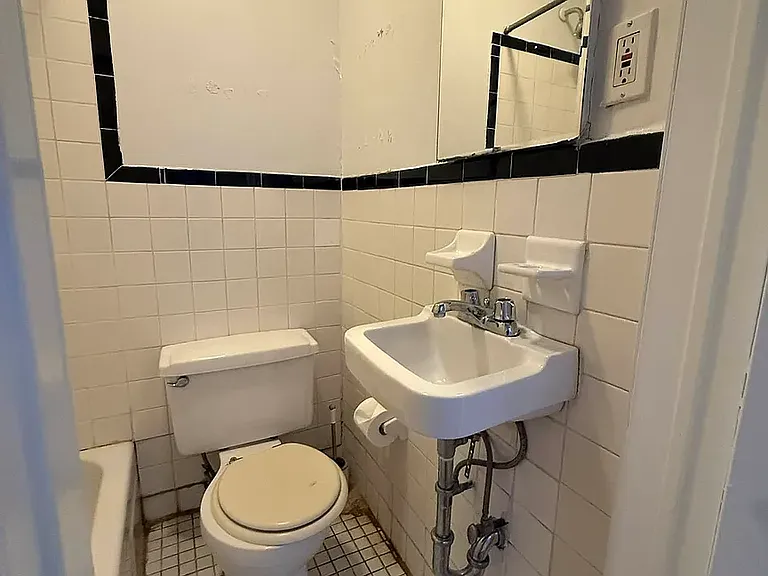 483 Columbus Ave #4D — Photo 9