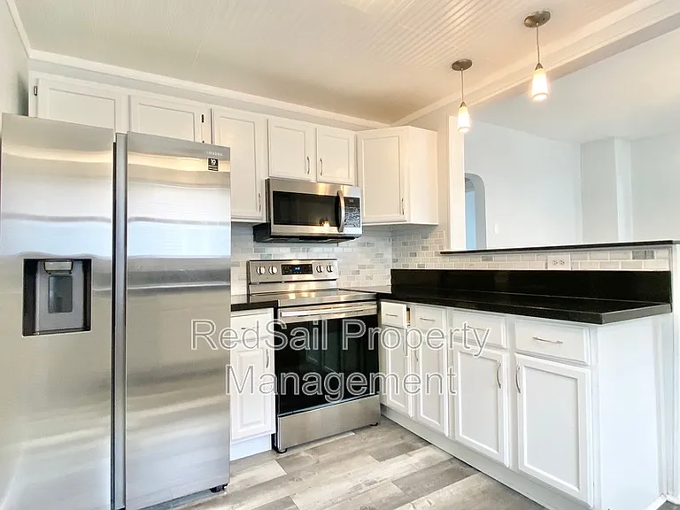 221 Cherry Ave — Photo 10
