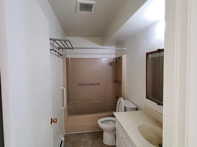 527 Washington St #7 — Photo 10