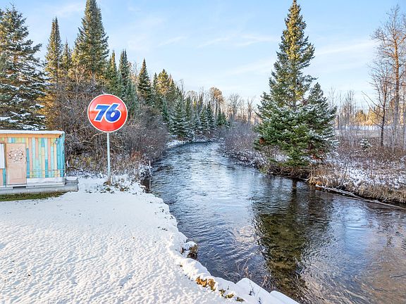 3rd image of 14721 Trowbridge Rd