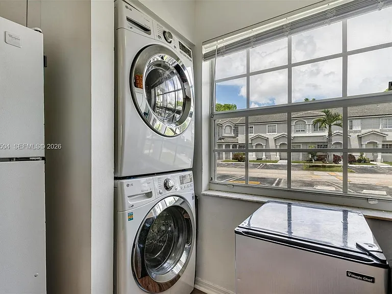 14207 SW 121st Pl — Photo 17