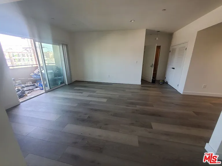 1029 S Hobart Blvd #303 — Photo 22