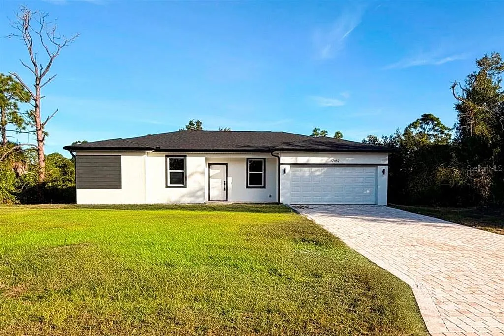 4 bed, 2.0 bath, 1636 sqft, $2,200 — Photo 1