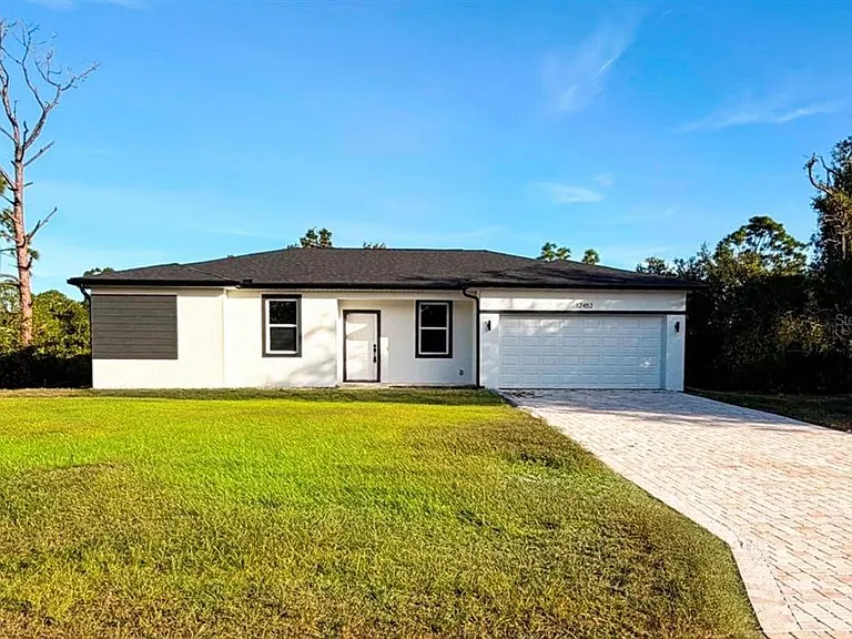 610 Alafia Pl — Photo 1